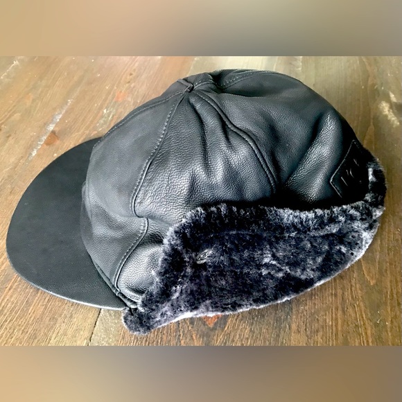 UGG Trapper hat - Picture 1 of 8